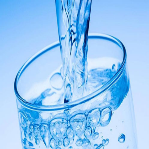 Read more about the article Tại sao không nên uống nước cất?